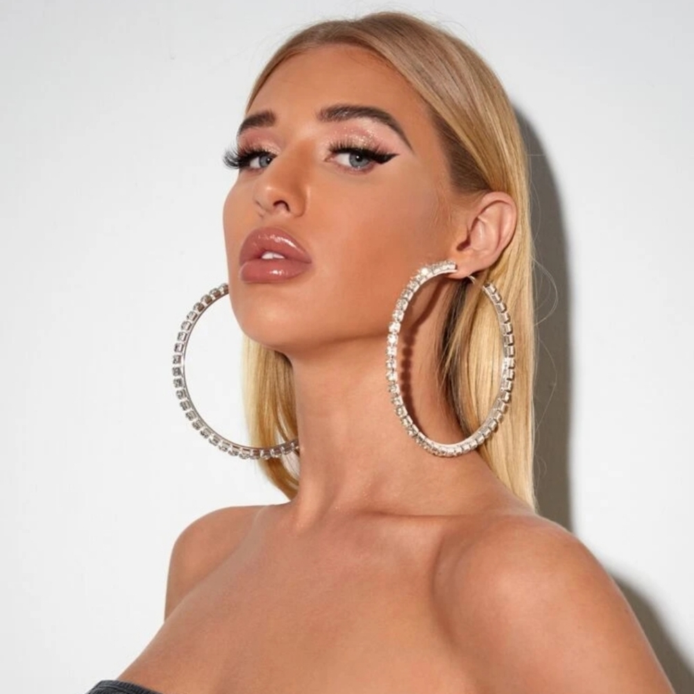 Hoops earrings